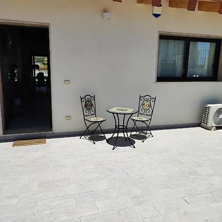 Borgellusa House Luigi Holiday home Avola