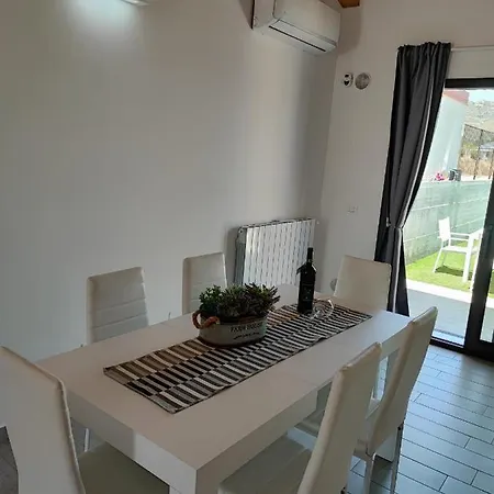 Borgellusa House Luigi Holiday home Avola