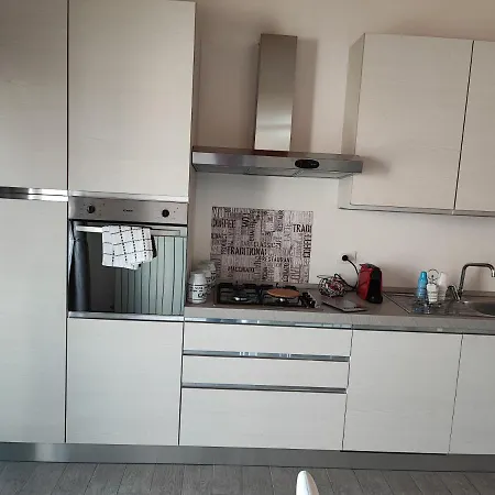 Borgellusa House Luigi * 아볼라