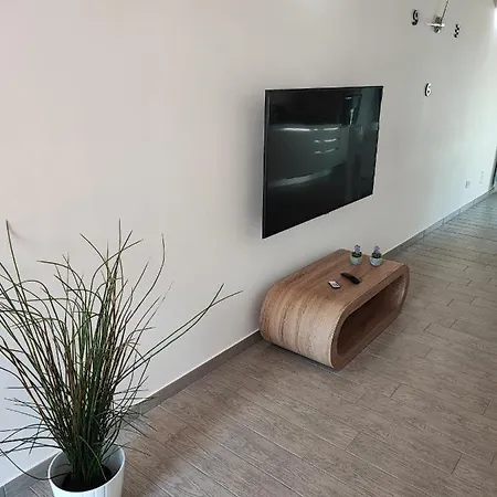 Borgellusa House Luigi 펜션