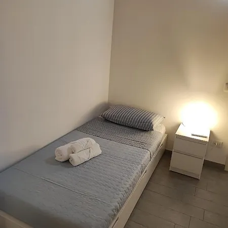 Borgellusa House Luigi 아볼라