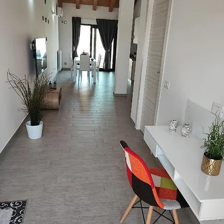 Borgellusa House Luigi * 아볼라