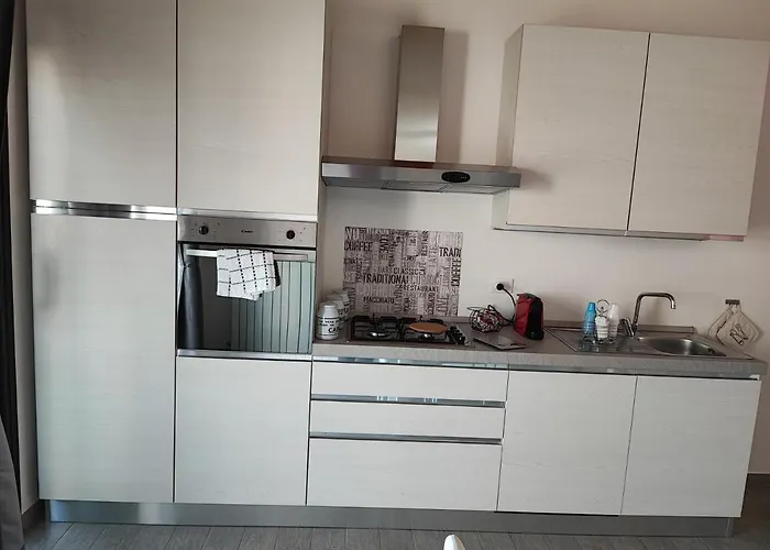 Borgellusa House Luigi * アヴォラ