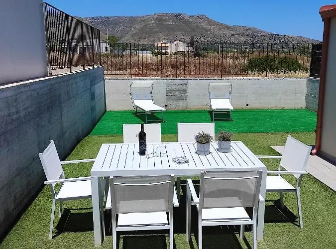 別荘 Borgellusa House Luigi アヴォラ